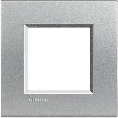 BTicino LNA4804SQ - LivingLight - Plaque métallique carrée en soie 4 places carrée